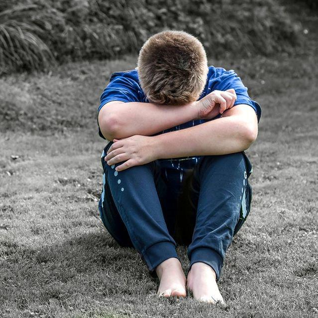 Study Shows Father's Rejection Triggers Anxiety in Teens